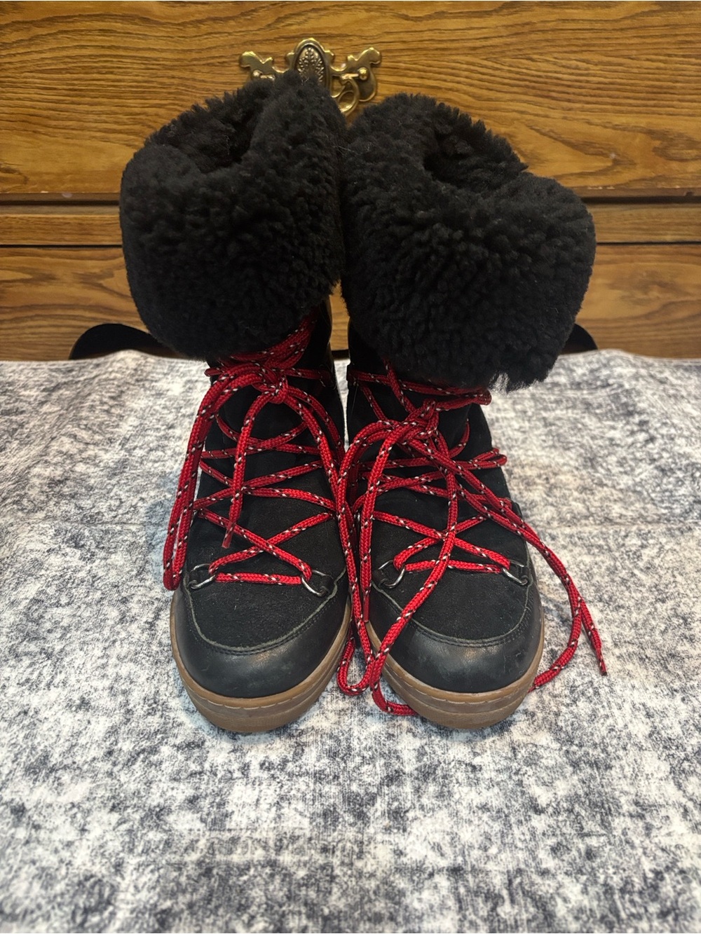 Isabel Marant Black Women’s Snow Boots with Red Laces